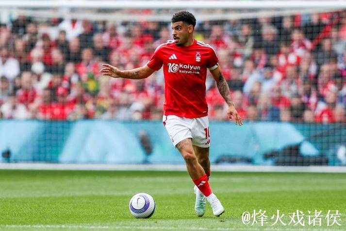 TBR：热刺触发6000万镑解约条款怀特同意加盟，森林老板怒斥泄密